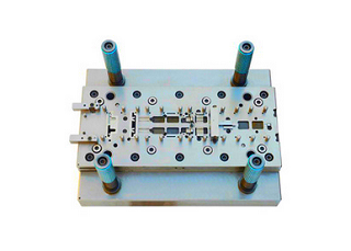 級進模的制造周期、成本及精度